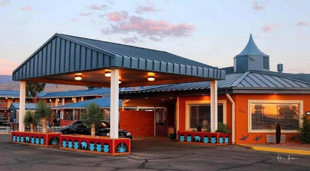 The Classic Desert Aire Hotel アラモゴード エクステリア 写真